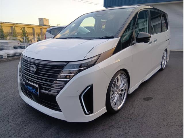 日産 セレナ e-POWER 2023年モデル LUXIONの価格・性能・装備 日産 セレナ e-POWER 2023年モデル LUXIONの価格・性能・装備
