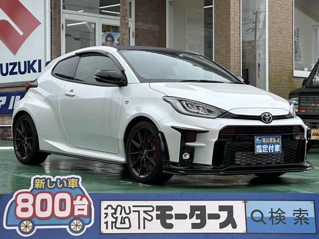 トヨタ ＲＺ　ハイパフォーマンス　走行距離１，７１７ｋｍ　ＧＲ－ＦＯＵＲ（４ＷＤ）　６ＭＴ　ＧＲフロントスポイラー・サイドスカート・フロアマット　社外マフラー（ガナドール製）　ＢＢＳ製鍛造アルミホイール　８インチディスプレイオーディオ