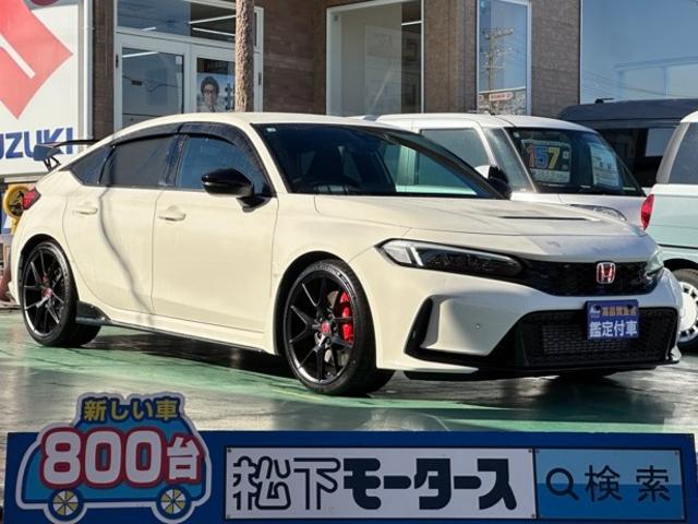 シビック(ホンダ) タイプＲ　レーシングブラックパッケージ　走行距離４８０ｋｍ　６ＭＴ　ＴＹＰＥ　Ｒ専用１０．２インチデジタルメーター・シート・ステアリング・リアスポイラー　レブマッチシステム　トリプルエキゾースト　Ｂｒｅｍｂｏ製ブレーキシステム 中古車画像