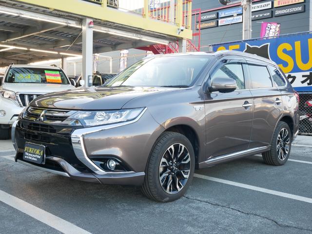 三菱 アウトランダーＰＨＥＶ Ｇプレミアムパッケージ　１オーナー　レザ－シート　電動バックドア　ル－フレール　純正ナビ　フルセグ　アラウンドビューモニター　フリップダウンモニター　追従クルコン　ステアリングヒーター