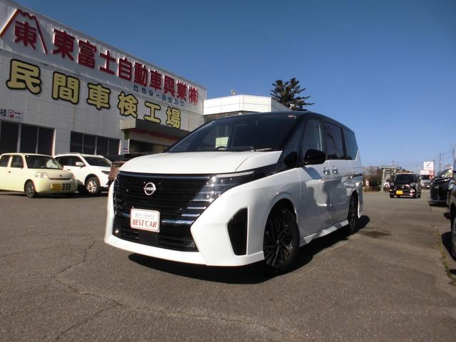 セレナ(日産) ｅ−パワー　ハイウェイスターＶ　純正９インチナビ　ブルートゥース　衝突被害軽減ブレーキ　アラウンドビューモニター　前後センサー　両側パワースライド　ＬＥＤヘッドライト　アダプティブクルーズ 中古車画像