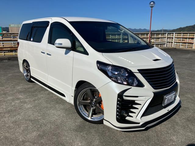 アルファード(トヨタ) ２４０Ｓ　タイプゴールドＩＩ　アルパインナビ　地デジ　バックカメラ　両側パワスラ　黒ハーフレザー　パワーバックドア　Aftermarketフルエアロ　Aftermarketマフラー　Aftermarket２０インチＡＷ　パーキングセンサー　トヨタセーフティセンス　ＥＴＣ 中古車画像