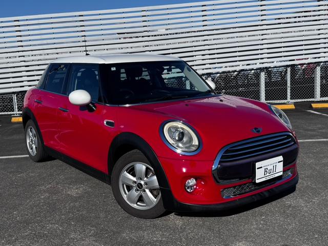 ＭＩＮＩ(ミニ) クーパー　サザーク　スマートキーＥＴＣ純正ナビバックカメラ黒革シート　シートヒーターＡストップＬＥＤライト 中古車画像