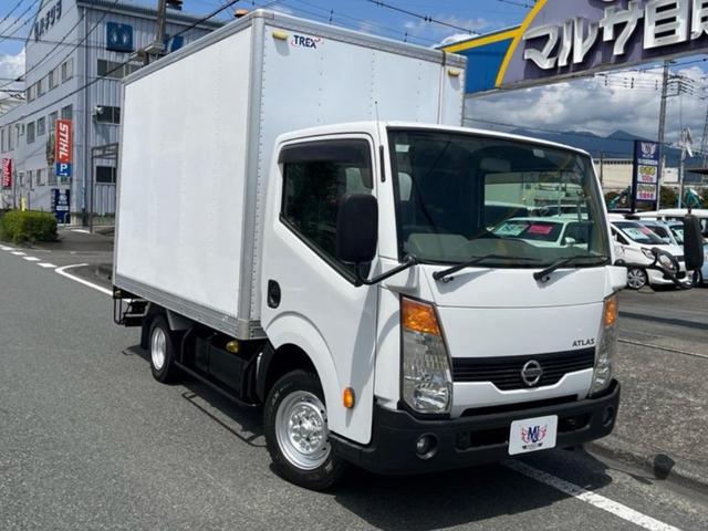 日産 　１．２ｔパネルバン　ＡＴ　後輪ダブル　バックカメラ　キーレスエントリー　ディーゼルターボ　はね上げゲート　階段付き　長さ３０７ｃｍ　幅１６５ｃｍ　高さ１９３ｃｍ