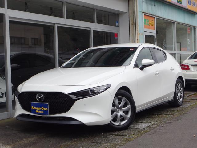 ＭＡＺＤＡ３ファストバック １５Ｃ　ワンオーナー　ユーザー買取車　禁煙車　４ＷＤ　ハーフレザーシート　ＥＴＣ　純正ナビ　フルセグ　アラウンドビューモニター　レーダークルーズコントロール