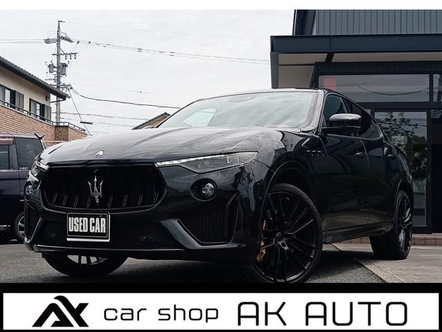 トロフェオ　走行距離無制限１年保証／左ハンドル／ターボ／４ＷＤ／純正ＴＶナビ／サンルーフ／革シート／