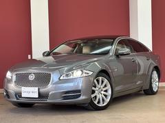 XJ XJ プレミアムラグジュアリー 3000ccスーパーチャージャー・ベージュレザーシート・地デジ付き純正ナビ・バックカメラ・サンルーフ・MERIDIANサウンド・360度ドラレコ・ETC・電動トランク・ステアリングヒーター・ETC 中古車画像