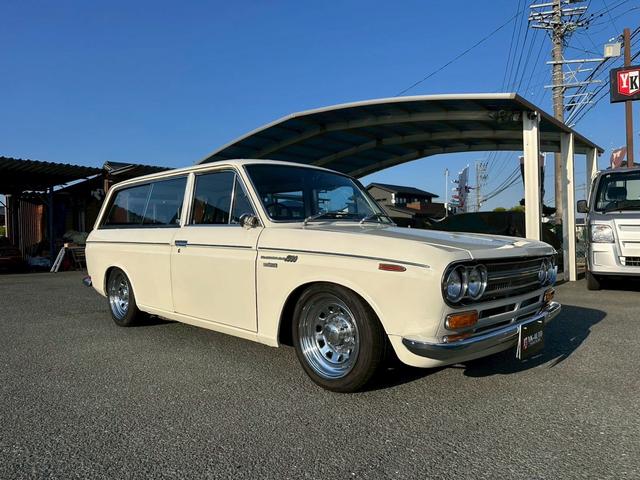 　ダットサン２Ｄｒバン　ローダウン　デイトナメッキホイール