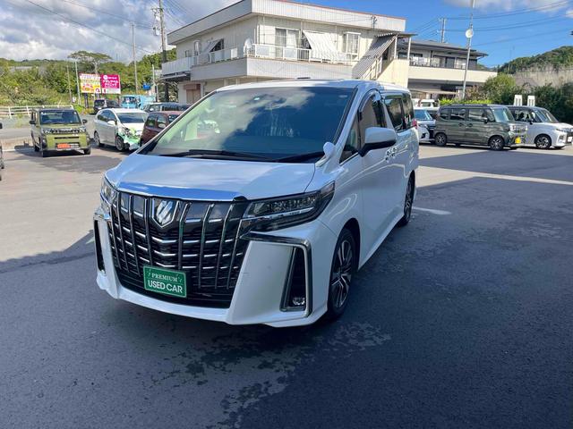 バックカメラ！簡単に駐車出来る喜びを与えてくれます！ ＬＥＤヘッドランプ　サンルーフ　電動リアゲート　スマートキー　３列シート