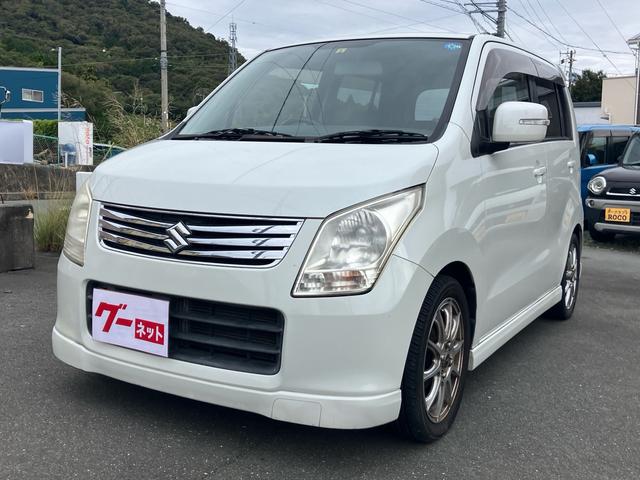 とても綺麗なお勧め車です！アルミホイル決まってます！ 少しローダウさせてあり決まってます！機関も良好です！低価格でナビ付けます
