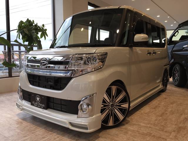 ダイハツ タントカスタムｒｓ シルクブレイズ仕様 ローダウン１７ａｗの中古車 車体価格135万円 15 平成27 年式 走行1 9万キロ 車体色パールホワイト 静岡県沼津市岡宮１２８３ １ ｃｌｕｂ ｋｅｙｓ 新車ショールーム本店 フェアーライズの在庫 グーネット中古車