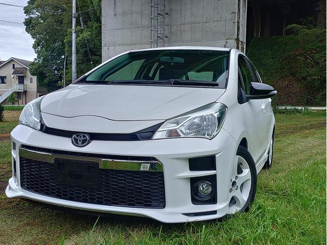 ヴィッツ(トヨタ) ＧＲスポーツ　レーシングＰＫＧ　ダッシュ貫通式ロールゲージ　ＴＲＤサスペンション　ロースチールブレーキ　１５インチアルミホイル　シバタイヤ 中古車画像