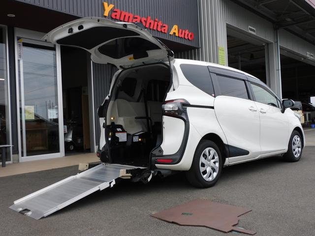 Ｘ　タイプＩ　車いすスロープ　福祉装置点検済　車いす１名＋３名乗車　通常５名乗車　純正ナビ　トヨタセーフティセンス　プッシュスタート　バックカメラ　全国１年保証付き(1枚目)