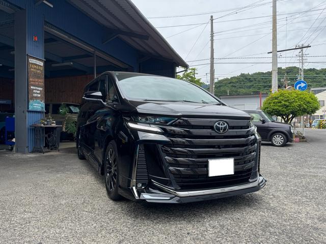 Ｚ　プレミア　Ｚプレミア　モデリスタエアロ　　令和７年登録車　ツインムーンルーフ　１３．２インチモニター　ユニバーサルステップ　デジタルインナーミラー　ブラックレザー　後席モニター