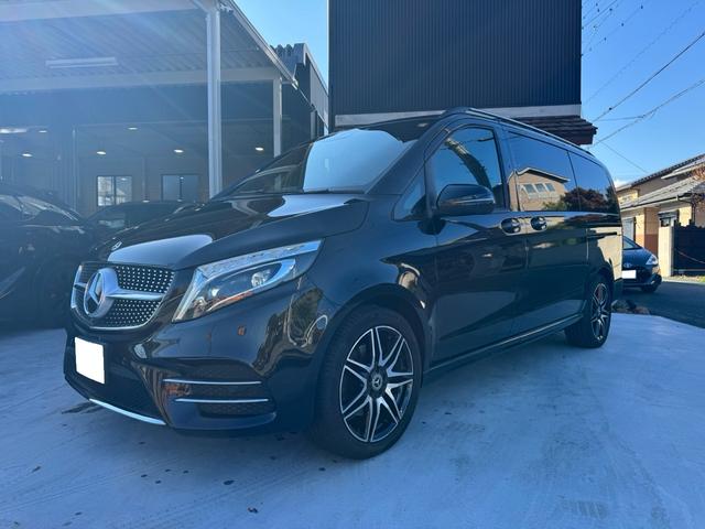 Ｖクラス(メルセデス・ベンツ) Ｖ２２０ｄエクスクルーシブロングプラチナスイート　Ｖ２２０ｄエクスクルーシブプラチナスイートシートロング　ガラスルーフ　オットマン　３列シート　Ｂｌｕｅｔｏｏｔｈ　ＥＴＣ　パノラマバックカメラ　パワーバックドア　シートヒーター　シートクーラー 中古車画像