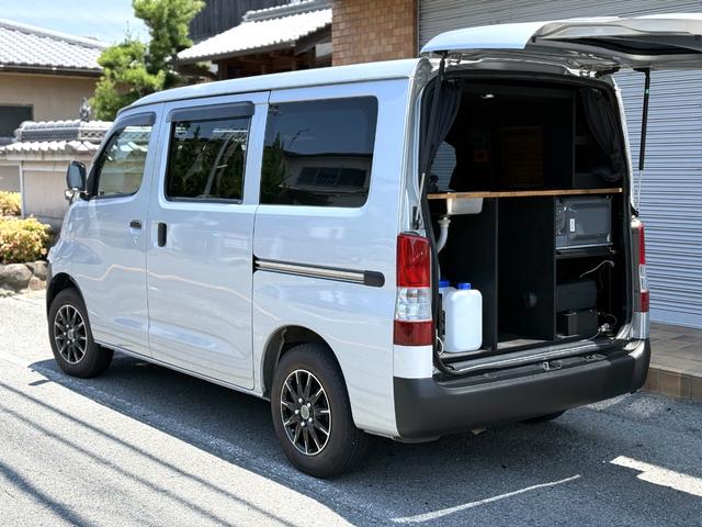 タウンエースバン(トヨタ) 　キャンピングカー　ＦＦヒーター　シンク　冷蔵庫　１００Ｖコンセント　正弦波インバーター　電子レンジ　リチウムイオンサブバッテリー 中古車画像
