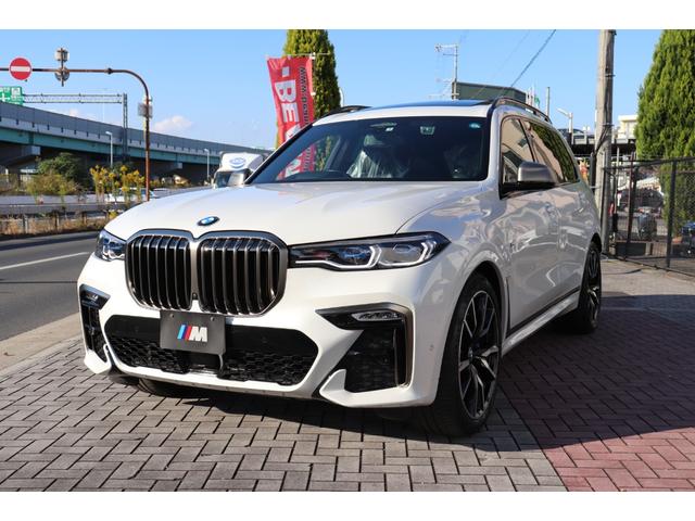 Ｍ５０ｉ　ウェルネスＰＫＧ／スカイラウンジＳＲ／ステアリングヒーター／ベンチレーション＆マッサージ付きＦシート／エアサス／５ゾーンエアコン／純正ＯＰ２２インチＡＷ／レーザーライト(1枚目)