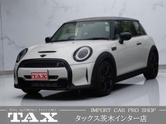MINI クーパーSプレミアムプラスパッケージクラシックトリム ピアノブラックエクステリア ブラックルーフ&ミラーキャップ ワイヤレスチャージング 純正ナビ アクティブクルーズコントロール ドライビングアシスト MINIドライビングモード 禁煙車 中古車画像