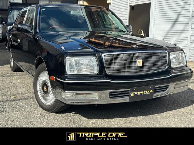 センチュリー(トヨタ) 標準仕様車　デュアルＥＭＶパッケージ　２０２神威ブラック　Aftermarketナビ　バックカメラ　フルセグ　ＥＴＣ　Ｂｌｕｅｔｏｏｔｈオーディオ　走行中テレビ　後席モニター　キーレス　本革シート　パワーシート　シートヒーター　Ｖ１２エンジン　純正ＡＷ 中古車画像