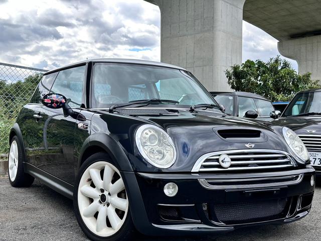 ＭＩＮＩ クーパーＳ　車検整備付き　修復歴無し　社外マフラー　シートヒーター　正規ディーラー車　純正ＲＥＣＡＲＯシート　ナビ　ＴＶ　ＥＴＣ　バックカメラ付き　スーパーチャージャー（1枚目）