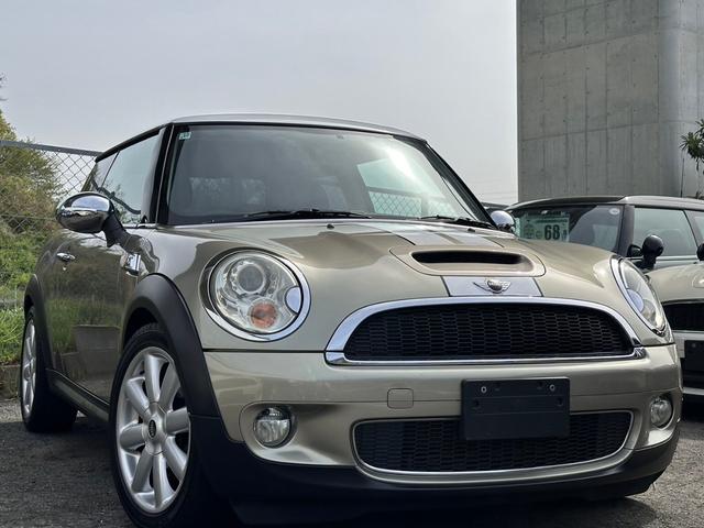 ＭＩＮＩ クーパーＳ　車検整備　ナビ　ＴＶ　バックモニター　ＥＴＣ付き　修復歴無　正規ディーラー車　タイミングチェーン　ステムシール交換（1枚目）