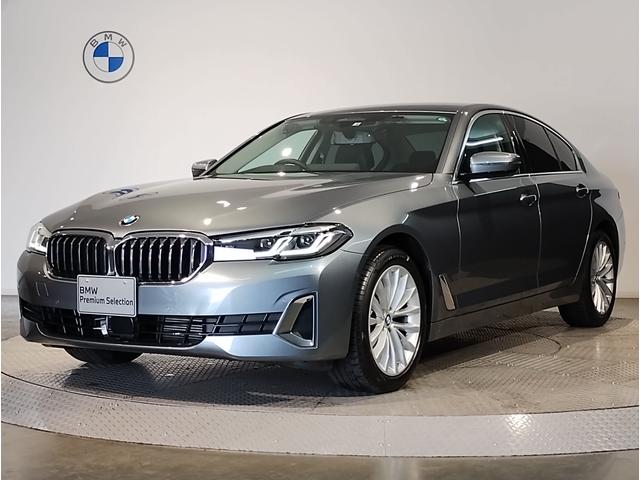 ５２３ｄ　ｘＤｒｉｖｅ　ラグジュアリー　後期モデル　１オーナー　ブラックレザー　シートヒーター　シートエアコン　純正ＨＤＤナビ　地デジ　ヘッドアップディスプレイ　追従式クルコン　電動シート　電動リアゲート　ＬＥＤライト　純正１８ＡＷ　ＥＴＣ