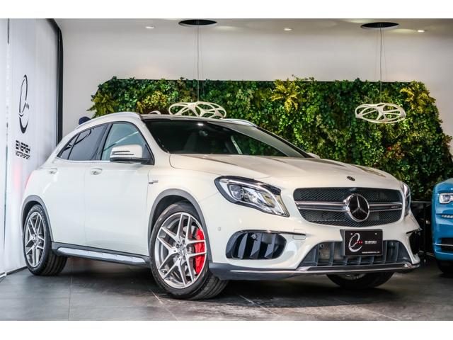 メルセデスＡＭＧ ＧＬＡクラス ＧＬＡ４５　４マチック　後期モデル　パノラミックスライディングルーフ　前後タイヤ２０２３年製造　レーダーセーフティーパッケージ　ＡＭＧレッドブレーキキャリパー　カルサイトホワイト　カーボンインテリア　ブラインドスポット