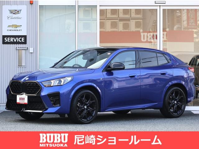 ワンオーナー・禁煙車・新車保証残有・オイスターレザー カーブドディスプレイ・本国専用ブラックグリル・各部ブラックアウトカスタム