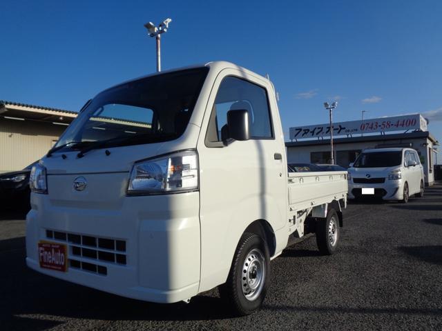 スタンダード　届出済未使用車／電子制御式４ＷＤ／スマートアシスト／アイドリングストップ／コーナーセンサー／スペアタイヤ／オートライト／エアコン／パワーステアリング／運転席・助手席エアバック／ＡＢＳ／荷台マット