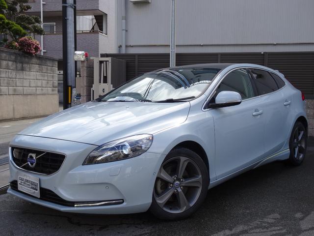 ボルボ Ｖ４０ Ｔ４　ＳＥ　衝突被害軽減ブレーキ　サンルーフ　本革シート　パワーシート　シートヒーター　純正ナビ　ＴＶ　バックカメラ　　前後ソナー　パーキングアシスト　ＢＳＭ　ＥＴＣ