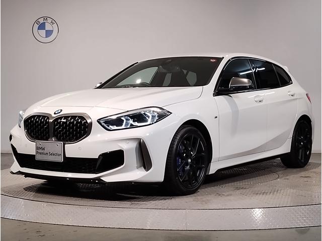 Ｍ１３５ｉ　ｘＤｒｉｖｅ　ワンオーナ　ＡＣＣ　電動シート　ＬＥＤライト　純正１８ＡＷ　コンフォートアクセス　シートヒーター　バックカメラ　純正ナビゲーション　地デジチューナー　パドルシフト　Ｂｌｕｅｔｏｏｔｈ　ＥＴＣ(1枚目)