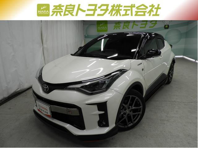 S GRスポーツ ワンオーナー+衝突被害軽減ブレーキ+ペダル踏み間違い急発進抑制装置+車線逸脱警報+先進ライト+ブラインドスポットモニター+パノラミックビューモニター+フルセグナビ+LEDヘッドランプ+スマートキー(1枚目)