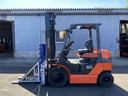 日本 　トヨタ／３．０ｔ　バッテリー車／２２９９時間／サイドシフト・マルチハンドラー／揚高４．０ｍ／ナンバー取得可能（１６５９２）（1枚目）