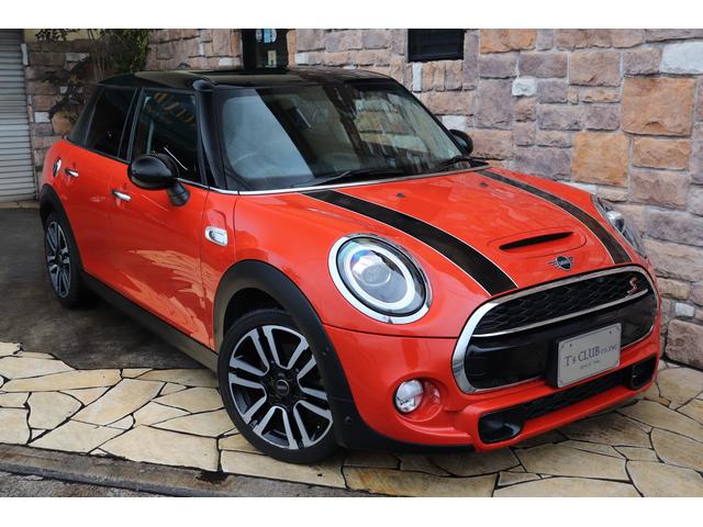 ＭＩＮＩ(ミニ) クーパーＳＤ　禁煙ワンオーナー車　ＬＥＤライト　純正ＨＤＤナビ　ＰＤＣ　ＡＣＣ　バックカメラ 中古車画像