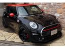 ＭＩＮＩ ジョンクーパーワークス　６速ＭＴ禁煙車　ＬＥＤライト　純正ＨＤＤナビ　Ｒ‘ｓＲａｃｉｎｇフロントスポイラー・１８インチ　レムスマフラー　ブリッツ車高調　ＡＣＣ　ＰＤＣ　バックカメラ　ヘッドアップディスプレイ　ビルトインＥＴＣ（1枚目）