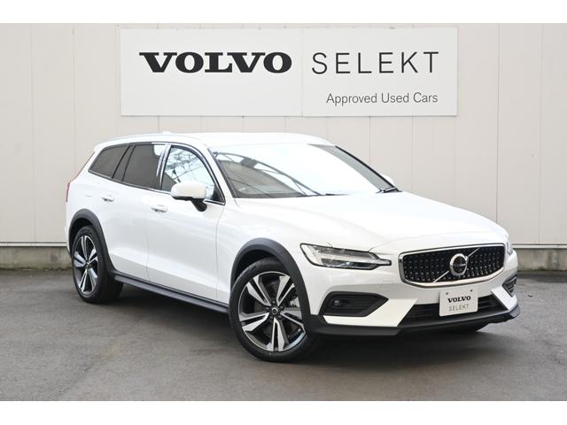 クロスカントリー　アルティメット　Ｂ５　ＡＷＤ　認定中古車　登録済未使用車　Ｇｏｏｇｌｅ搭載　Ｂｏｗｅｒｓ＆Ｗｉｌｋｉｎｓプレミアムサウンド・オーディオシステム　茶革シート　令和１１年１０月新車保証