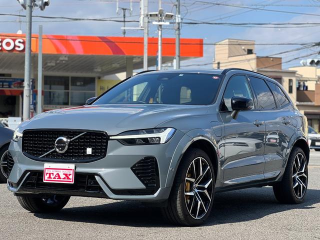 ＸＣ６０ Ｔ８　ポールスターエンジニアード　ディーラー保証　Ｂ＆Ｗサウンド　Ｇｏｏｇｌｅナビ　スライディングルーフ　ヘッドアップディスプレイ　ＡＣＣ（1枚目）