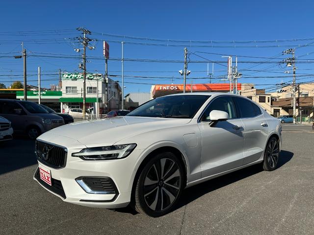 Ｓ６０(ボルボ) リチャージ　ＰＨＶ　Ｔ６　ＡＷＤ　インスクリプション　ユーザー買取り車　Ｂｏｗｅｒｓ＆Ｗｉｌｋｉｎｓプレミアムサウンド・オーディオシステム　　　チルトアップ機構付電動パノラマ・ガラス・サンルーフ　白革 中古車画像