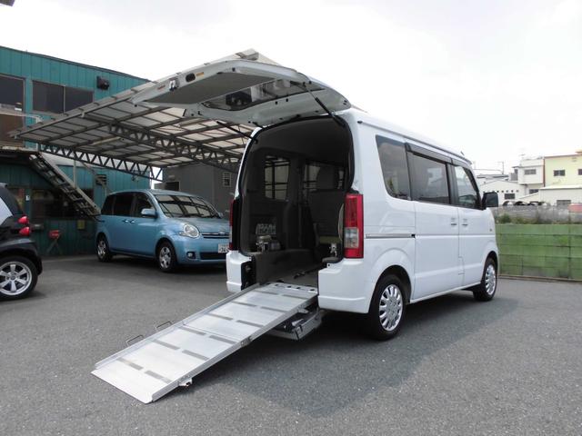 4WD 福祉車両 車いす移動車 リアシート付 シートヒーター(1枚目)