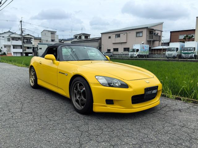 ベースグレード　オープンカー　ＨＩＤ　ＭＴ　キーレスエントリー　アルミホイール　ＡＢＳ　エアコン　パワーステアリング　パワーウィンドウ