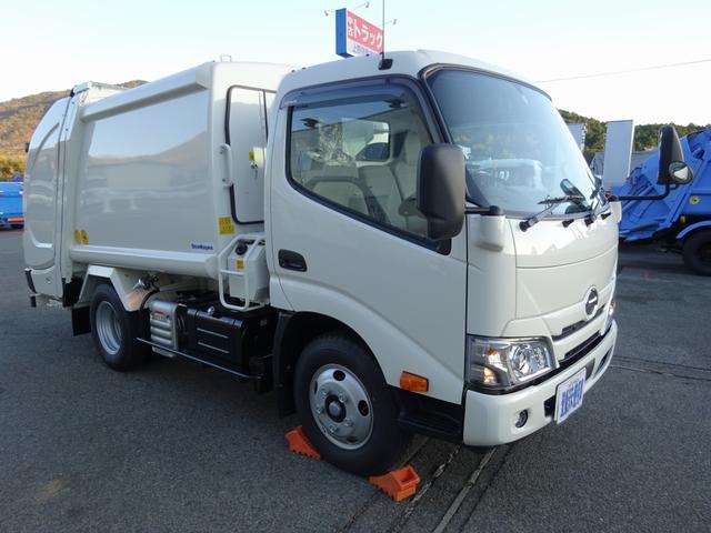 プレスパッカー車 塵芥車 4.3m3 新明和工業製 G-PX 尿素フリー 連続積込 汚水タンク付 資源一般切替機能 標準幅 10尺 2500kg積載(1枚目)