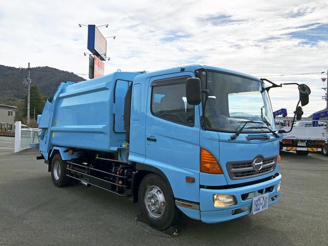 　増トン　プレス式パッカー　８．５ｍ３　フジマイティー　３．６ｔ積載　汚水タンク付　連続積込　リヤシャッター式扉　清水タンク　標準幅　ベッド付　アドブルー不要