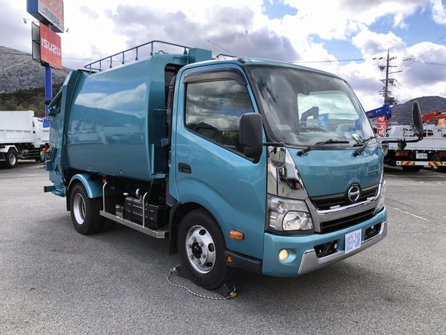 　プレス式パッカー車　６．９ｍ３　２７５０ｋｇ積載　極東開発工業　ワイド幅　１１尺　連続単独積込　高圧縮通常切替　汚水タンク　ルーフキャリア