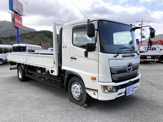 　増トン　平ボディ　８．５トン積載　東洋ボデー製　５．７ｍボディ　標準幅　ベッド付　木製あおり３方開　床板張り　あおり開閉補助装置付　７速ＭＴ
