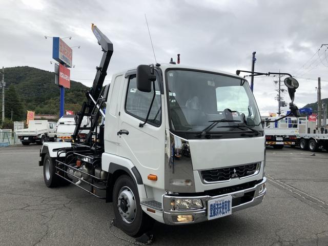 　増トン　アームロール　脱着式コンテナ専用車　８．１ｔ積載　新明和工業製　標準幅　ベッド付　ツインホイスト　コード式リモコン　キャブバックステップ　２４０馬力