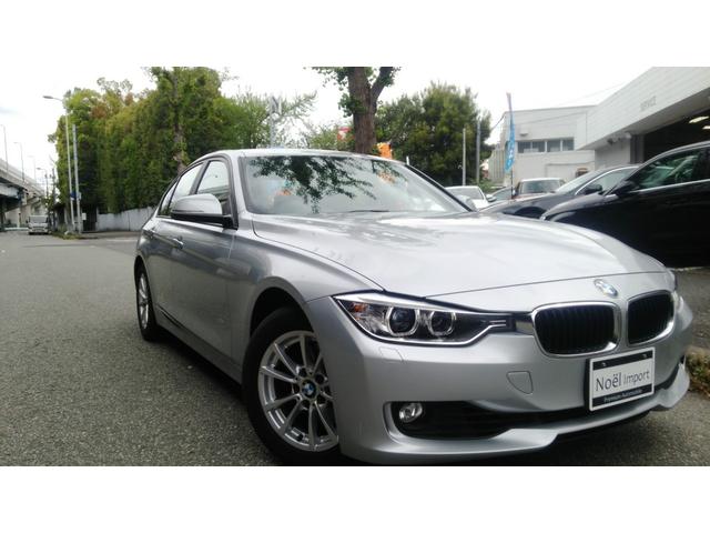 ＢＭＷ ３シリーズ ３２０ｉ　ワンオーナー／禁煙車／グレイシャーシルバー／ｉＤＲＩＶＥ純正ＨＤＤナビゲーション／リヤビューカメラ／コンフォートアクセス／純正バックミラーＥＴＣ／スペアキーレス