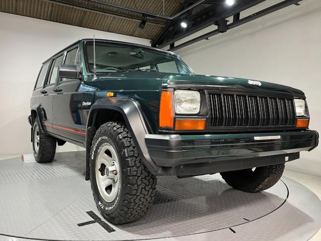 クライスラー・ジープ ジープ・チェロキー スポーツ　前期スポーツ・４ＷＤ・新品ＢＦグッドリッチオールテレーンタイヤ・背面タイヤ・純正デッキ・天井張り替え