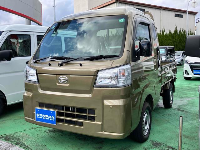 ジャンボスタンダード　届け出済み未使用車　４ＷＤ　ＭＴ　衝突被害軽減システム　クリアランスソナー　アイドリングストップ　オートライト　ＥＳＣ　エアコン　パワーステアリング　運転席エアバッグ　助手席エアバッグ
