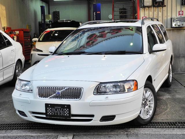 ボルボ V70 ベースグレード 黒本革サンルーフストラーダHDDナビ