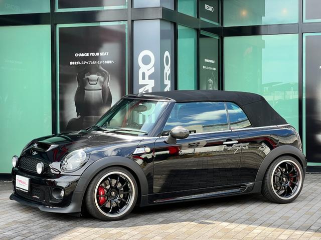 ＭＩＮＩ ＭＩＮＩ ジョンクーパーワークス　コンバーチブル　アラゴスタ車高調・ヨコハマアルミホイール・グループＭカーボンエアクリーナー・ナビ・カーボンパーツ